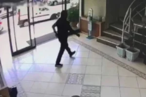 Beykoz'da bir kişi sendika binasına ateş açtı: Ateş eden şahıs yakalandı