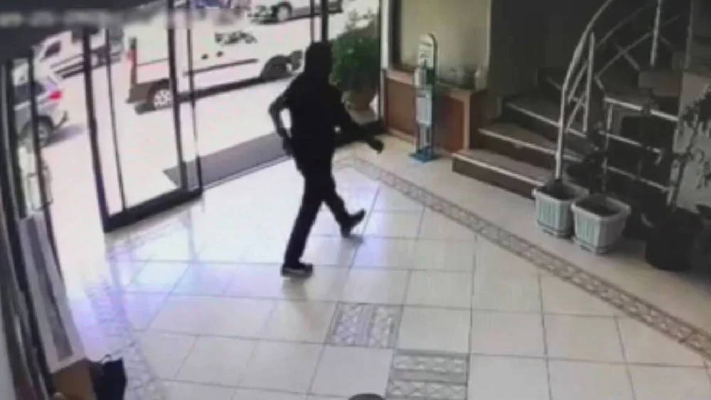 Beykoz'da bir kişi sendika binasına ateş açtı: Ateş eden şahıs yakalandı