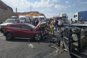 Bingöl’de araçlar çarpıştı: Çok sayıda yaralı var