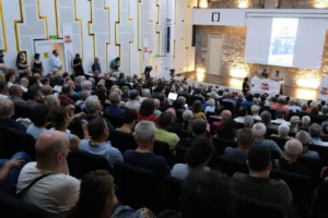 Bir araya gelmek en acil ihtiyaçtır