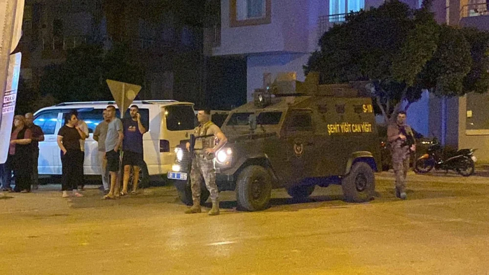 Boşandığı kadını katledip, oğlunu ağır yaralayan erkek intihar etti