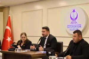 CHP'den AKP'ye geçen Kahramankazan Belediye Başkanı: "Yapılmayanlar yapılsın diye bu geçiş oldu"