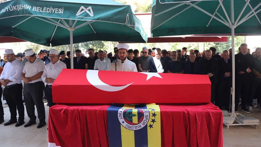 Derbide yaşamını yitiren taraftar Gerçek Yaşar son yolculuğuna uğurlandı