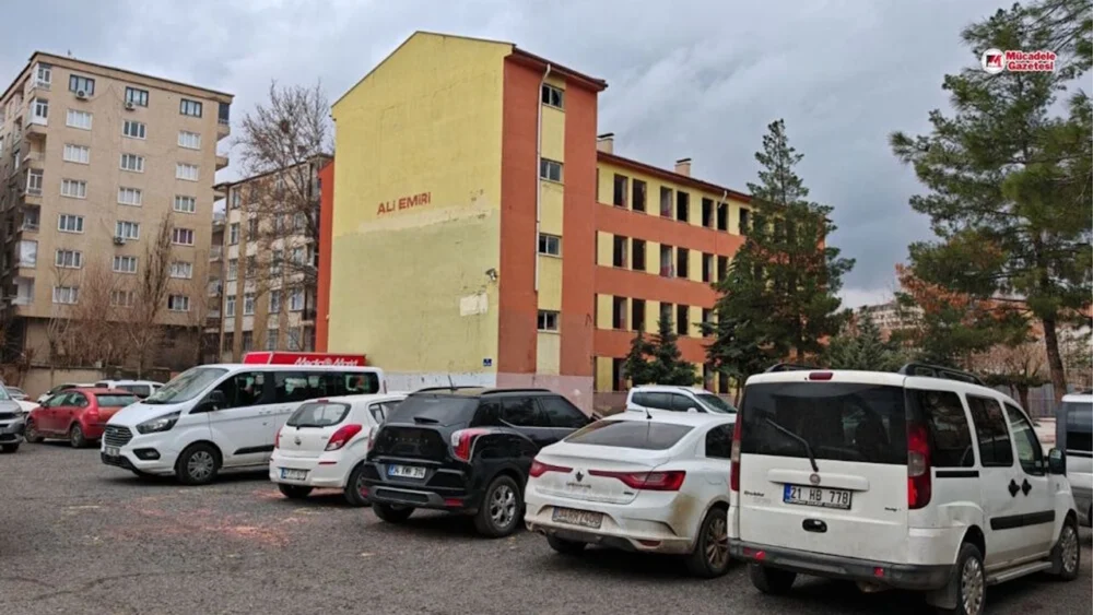 Diyarbakır'da okuldu, otopark oldu: Vekilden tepki!