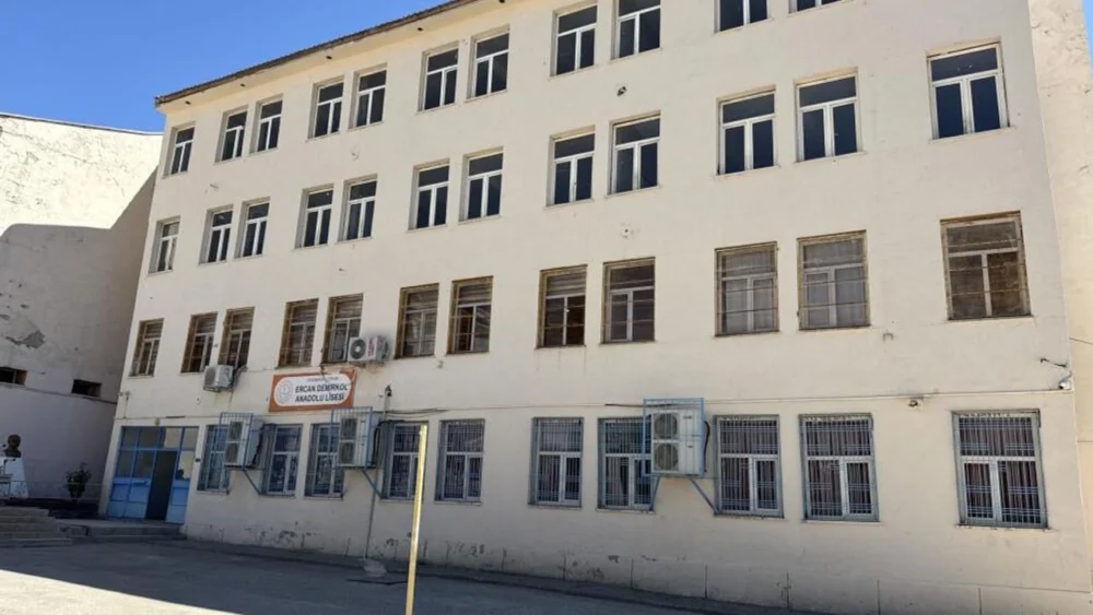Diyarbakır’da 63 yıllık okul yıkılıyor: Yerine ne yapılacağı belli oldu!