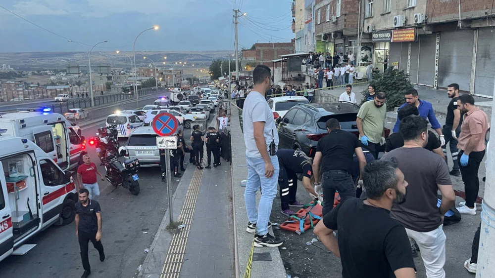 Diyarbakır'da 3 kişinin öldüğü silahlı kavga: 6 gözaltı