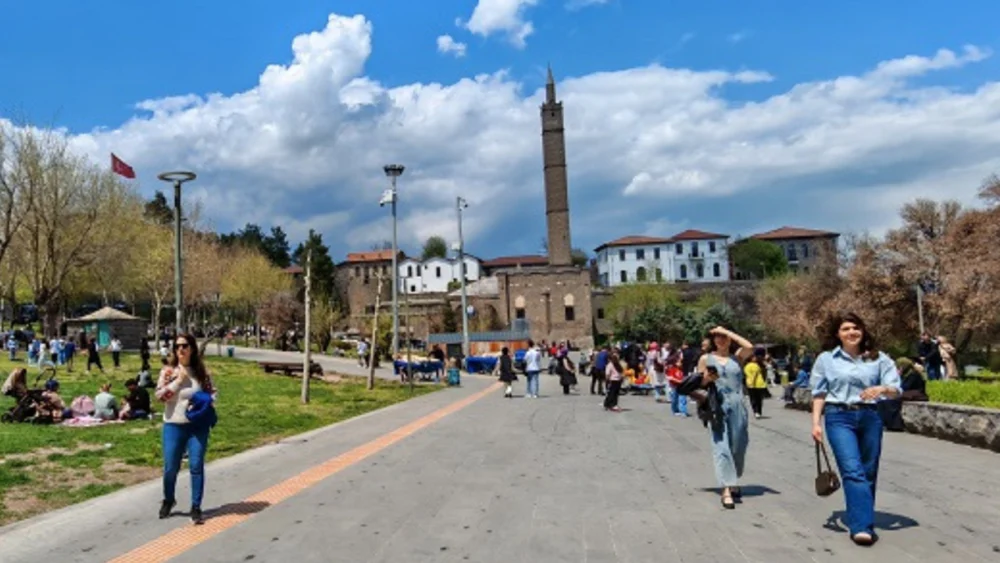 Diyarbakır’da sıcaklıklar pes etti: Rahat nefes aldıran hava tahmini