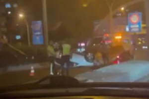Diyarbakır Urfa yolunda trafik kazası: Bir araç takla attı!