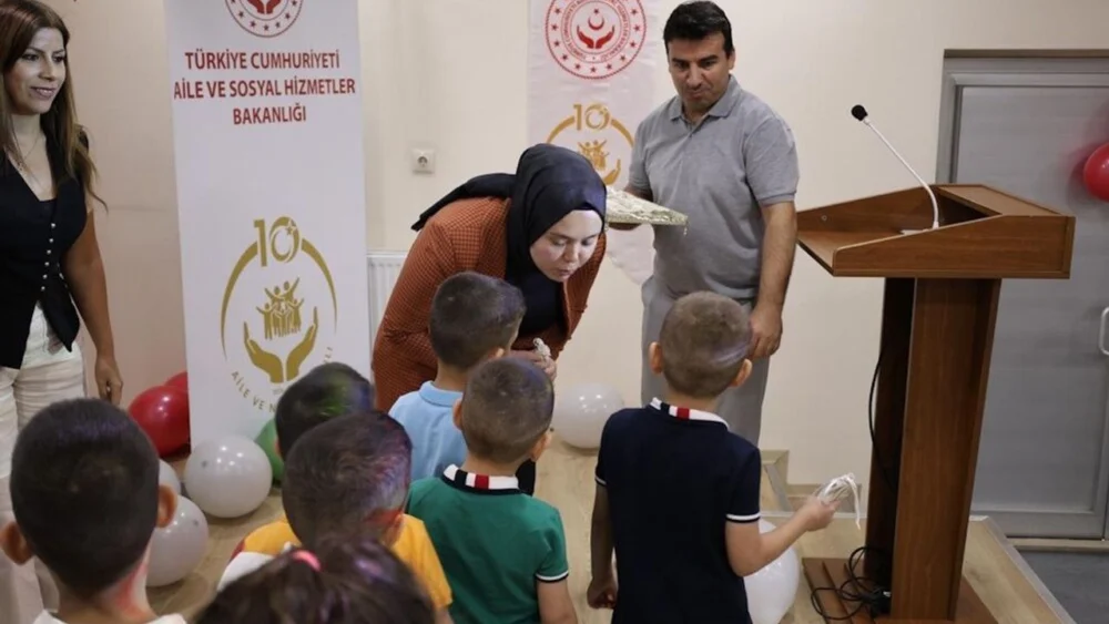 Diyarbakır’da 63 çocuğa gelecek güvencesi: Gram altın hediye edildi