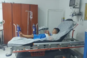 Diyarbakır’da aile gezisi kabusa döndü: Tabelaya dokunan çocuk hastanelik oldu!
