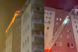 Diyarbakır'da apartmanın çatısında yangın: Çatı alev aldı