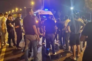 Diyarbakır’da faciadan dönüldü: Seyir halindeki kamyonetten düştü!