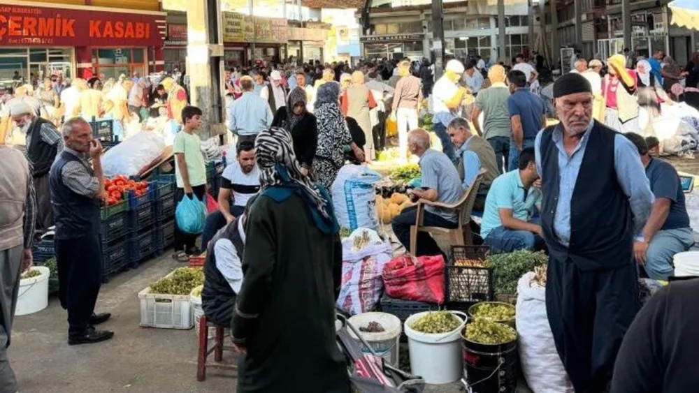 Diyarbakır’da sezonu başladı, herkes o pazara akın etti!