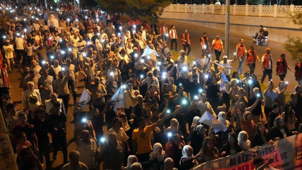 Diyarbakır’da kitlesel yürüyüş yapıldı: Mesaj verildi!