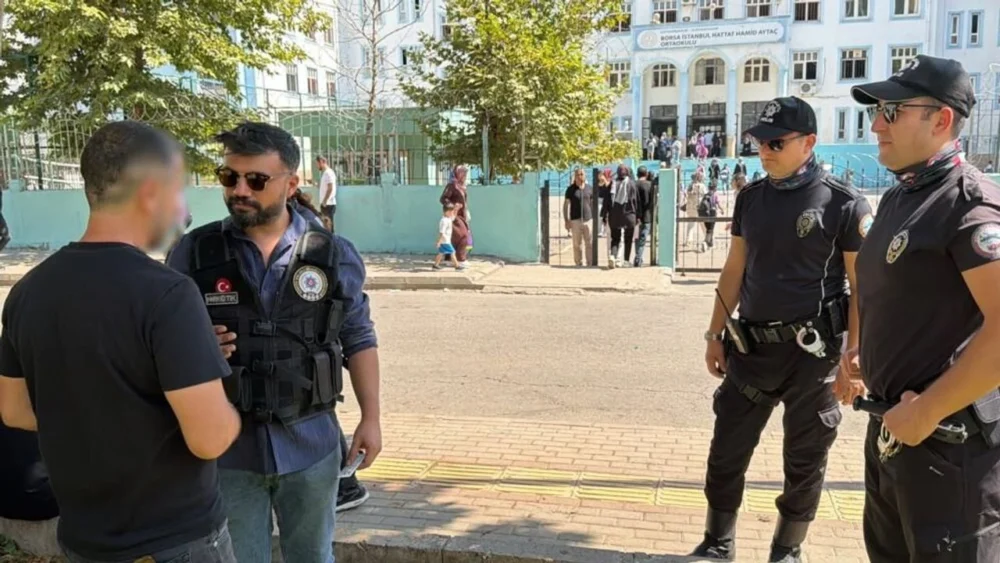 Diyarbakır'da okul çevrelerinde yoğun güvenlik denetimi!