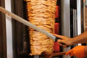 Diyarbakır’da bayat ‘tavuk döner’ sattığı ortaya çıktı: İşte adresi!
