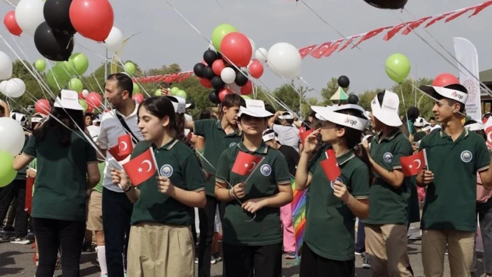 Diyarbakır’da uçurtmalar Gazze’deki çocuklar için uçuruldu