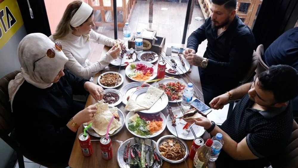 Bakanlık Diyarbakır’daki lokantayı ifşa eti: Kebap diye…
