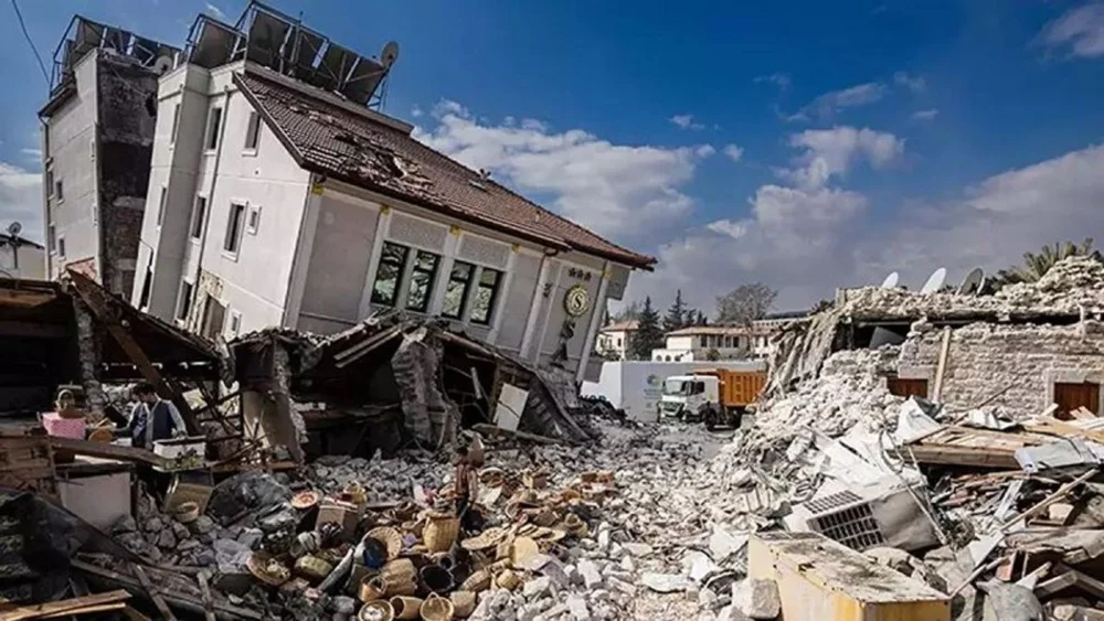 Deprem uzmanından uyarı: “Yüksek katlı yapılardan vazgeçmemiz lazım!”