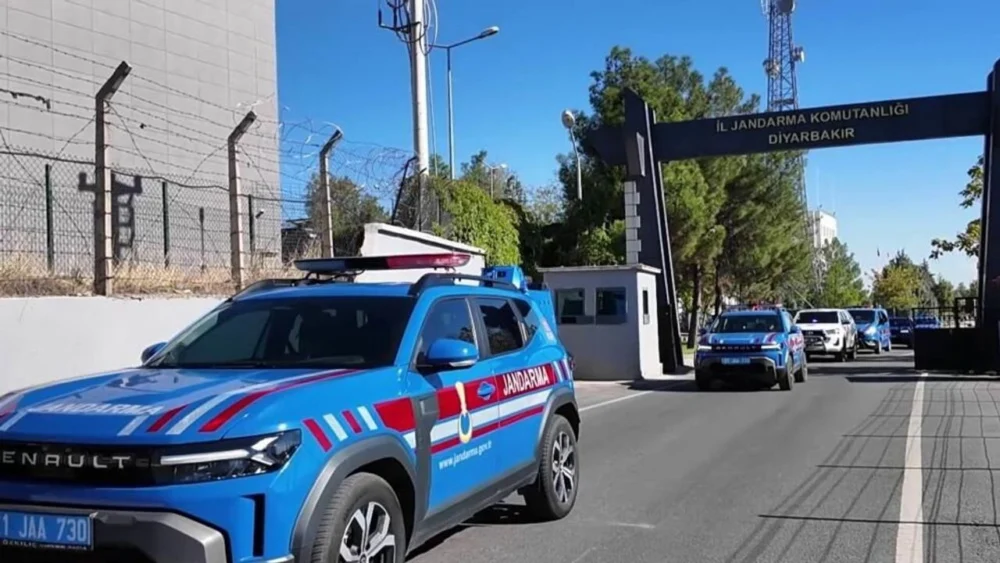 Diyarbakır'da dev operasyon: Hava destekli yapıldı, yüzlerce kişi katıldı!