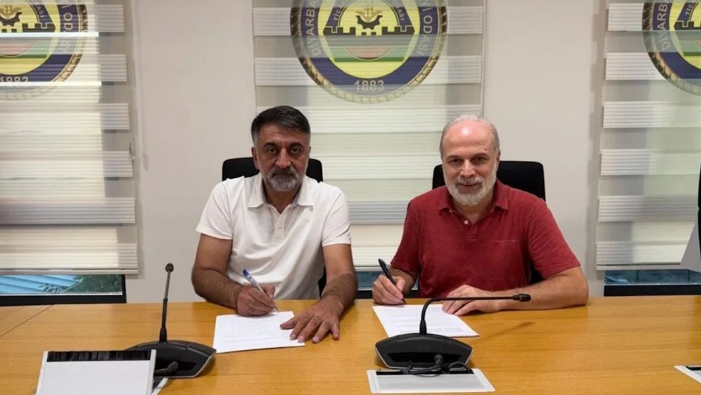 İmzalar atıldı: Diyarbakır'da Kürtçenin ekonomi sözlüğü hazırlanıyor