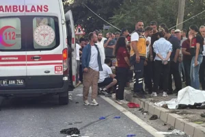 Düzce'de tır ile fındık işçilerini taşıyan tarım aracı çarpıştı: 4 ölü, 8 yaralı