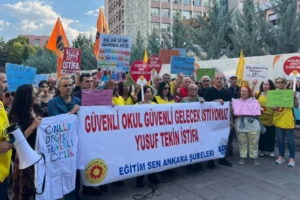 Eğitim Sen Bakanlık önünden seslendi: ‘Bakan Tekin istifa etmelidir’