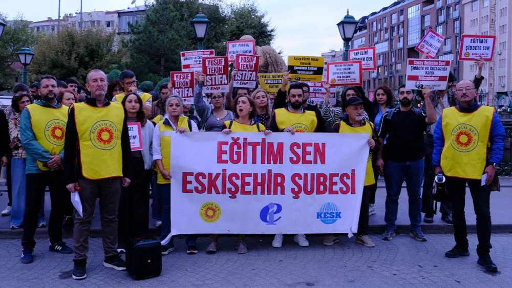 Eğitim Sen Eskişehir Şubesi'nden okul saldırılarına tepki: Okulların can güvenliğini sağlayın