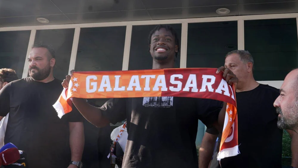 El Chadaille Bitshiabu, Galatasaray için İstanbul’a geldi