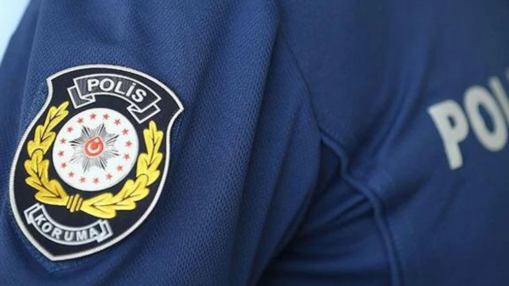 Emniyette forma değişimi: Kadın polislere ''tünik zorunluluğu'' iddiası