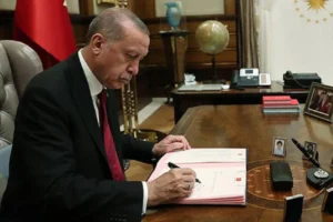 Erdoğan imzaladı: Atama ve görevden alma kararları Resmi Gazete'de