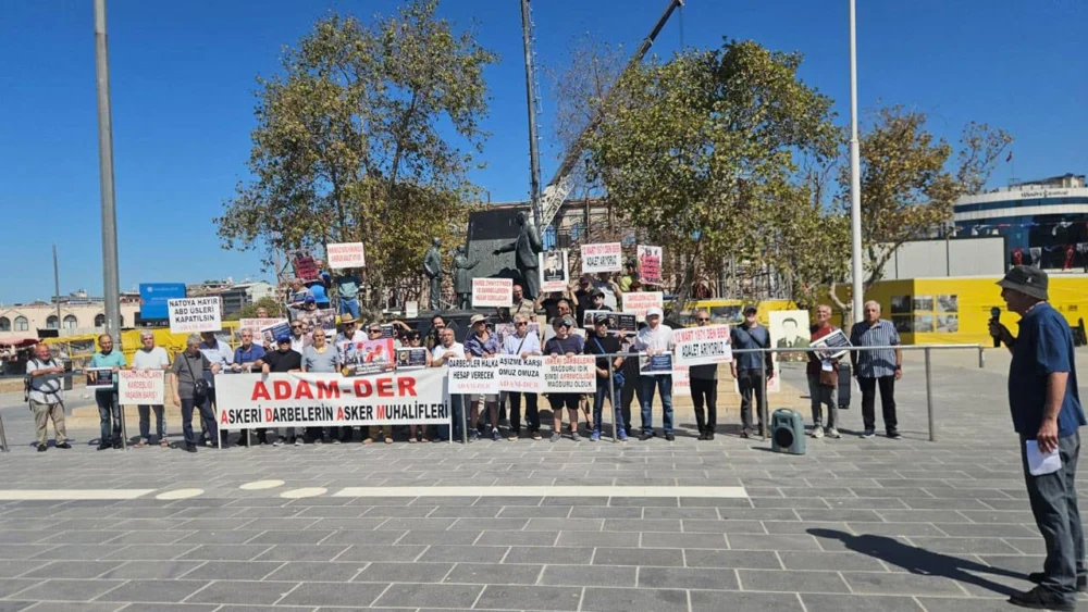 Eski askerler, 12 Eylül Askeri darbesini lanetledi