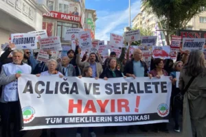 Eskişehir'de halk emekliler için sokakta: Emeklilere ölümü dayatanlar mutlaka hesap verecek