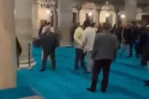 Eyüpsultan Camii’nde silahlı kavga: Ateş eden şahıs yakalandı