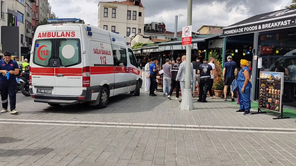 Fatih'te döviz bürosunda silahlı kavga: 2 ölü, 2 yaralı