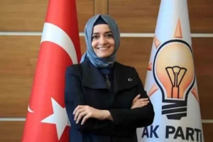Fatma Betül Sayan Kaya, iddialar sonrası görevlerinden affını istedi