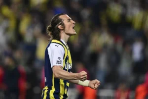 Fenerbahçe duyurdu: Çağlar Söyüncü'nün sözleşmesi feshedildi