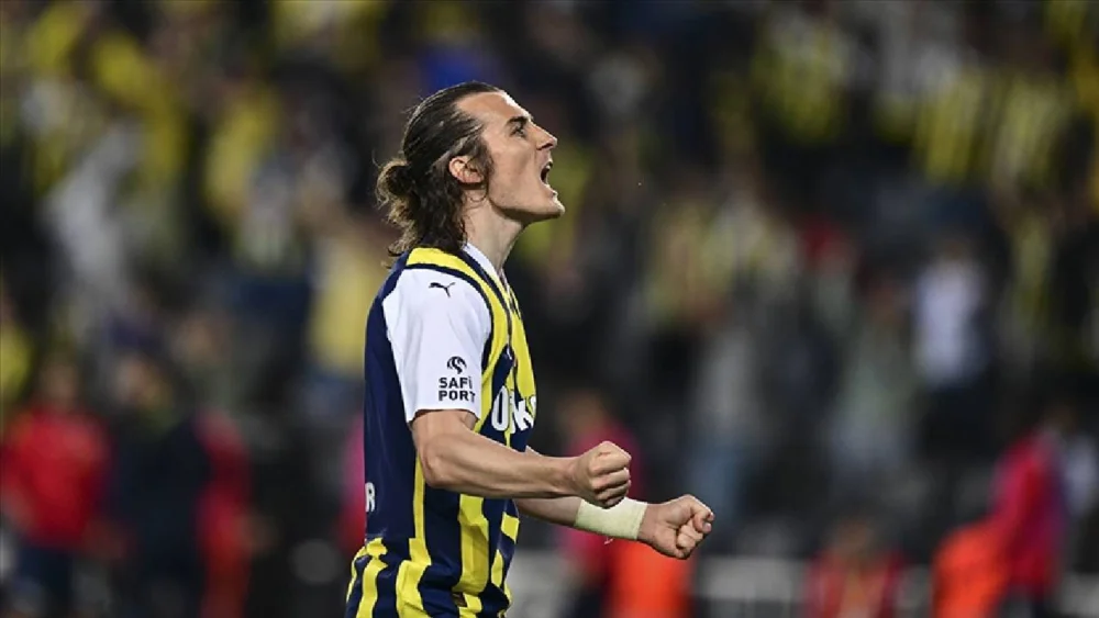 Fenerbahçe duyurdu: Çağlar Söyüncü'nün sözleşmesi feshedildi