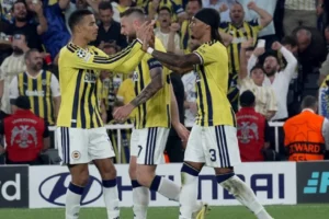 Fenerbahçe, Şampiyonlar Ligi'ne puanla başladı