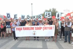 Foça’da AKP'ye katılan Fıçı’ya tepki: “Oylarımızı alıp irademizi saraya teslim etti”