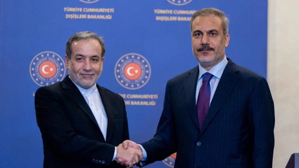 Hakan Fidan, İranlı mevkidaşı Arakçi ile telefonda görüştü