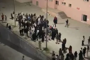 Hakkari'de öğrenciler KYK yurdundaki su kesintilerini protesto etti