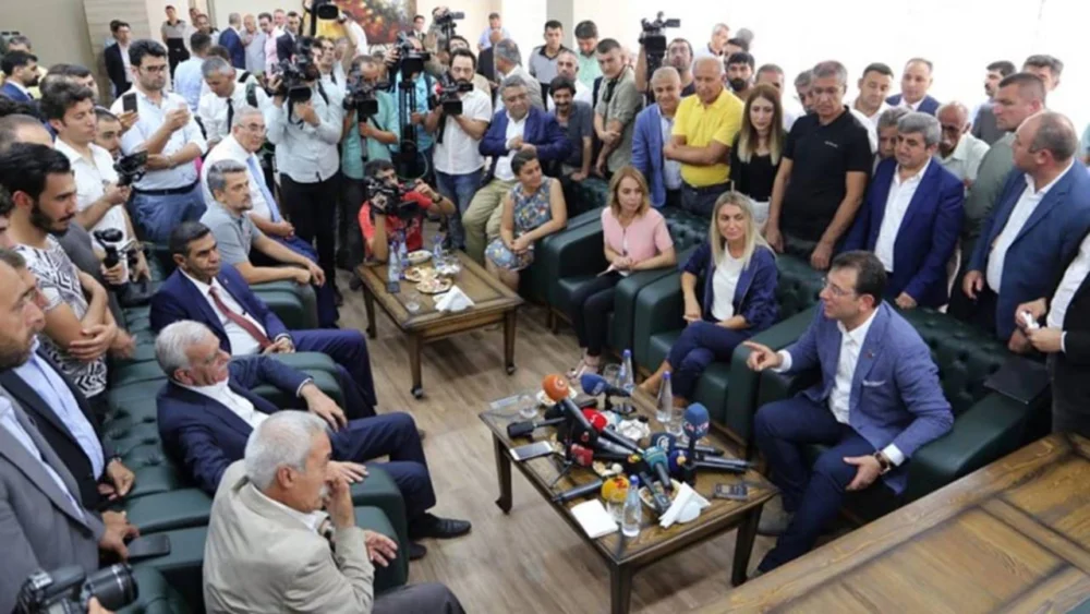 İmamoğlu'ndan, tahliye olan Selçuk Mızraklı için 'geçmiş olsun' mesajı: Bu hukuksuzluklar insanların ömründen çalıyor