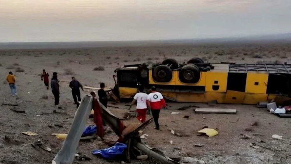 İran Kirmanşah’ta yolcu otobüsü devrildi: Bilanço ağır