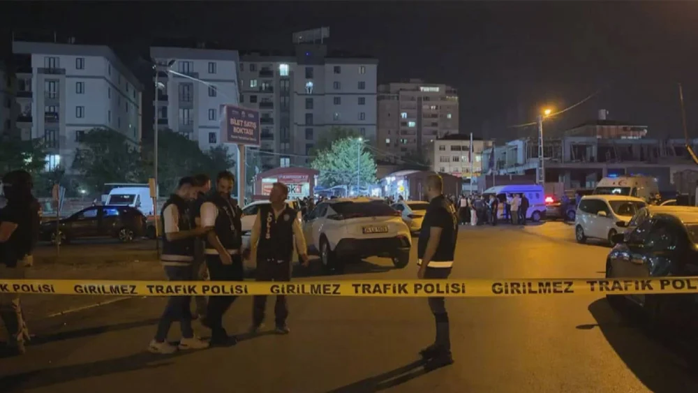 İstanbul'da IŞİD operasyonu: 21 yaşındaki şüpheli öldü, bir yurttaş yaralandı