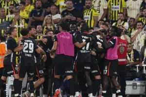 Kadıköy'de Kartal kanatlandı!