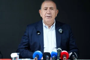 Kayyumluk görevi bitmişti: Gürsel Tekin'den yeni açıklama