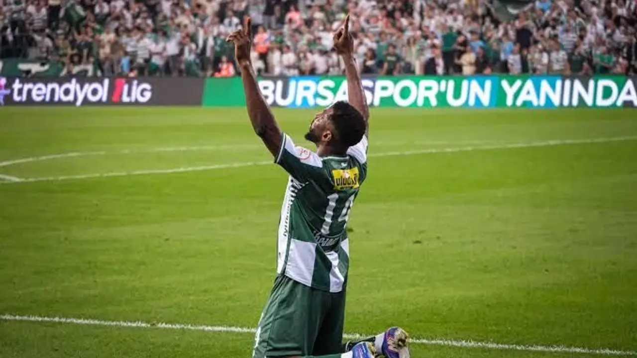 Kelechi Iheanacho 8 maçta 13 gole katkı verdi