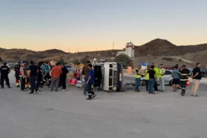Kırıkkale'de işçi servisi ile otomobilin çarpıştığı kazada 13 kişi yaralandı
