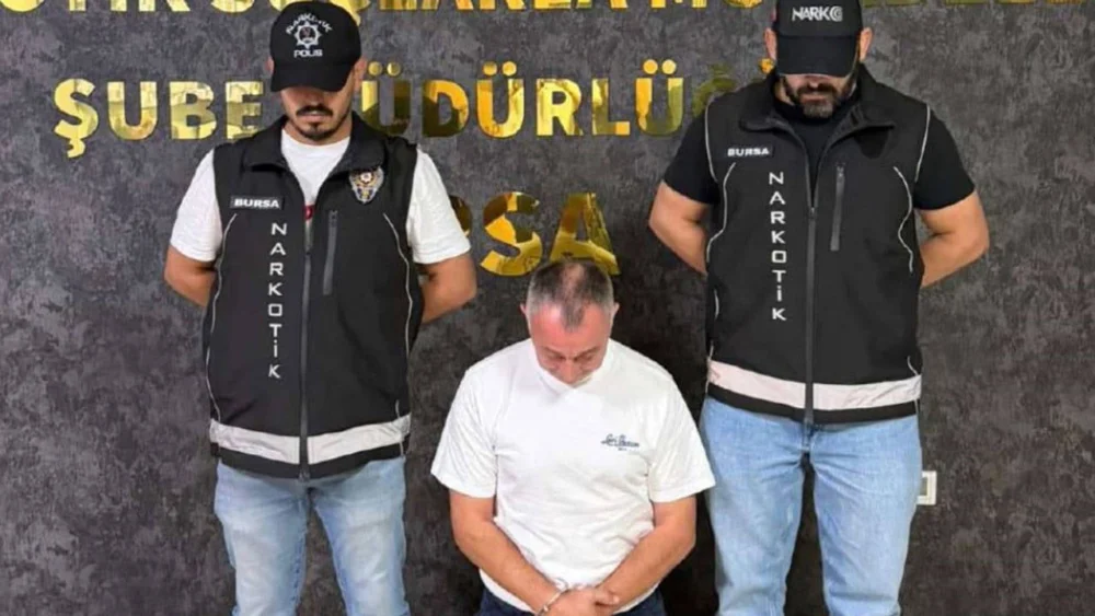 Kırmızı bültenle aranan uyuşturucu kaçakçısı Bursa'da yakalandı: Sınır dışı edilecek